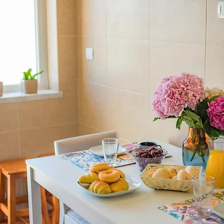 Seashore Apartament *